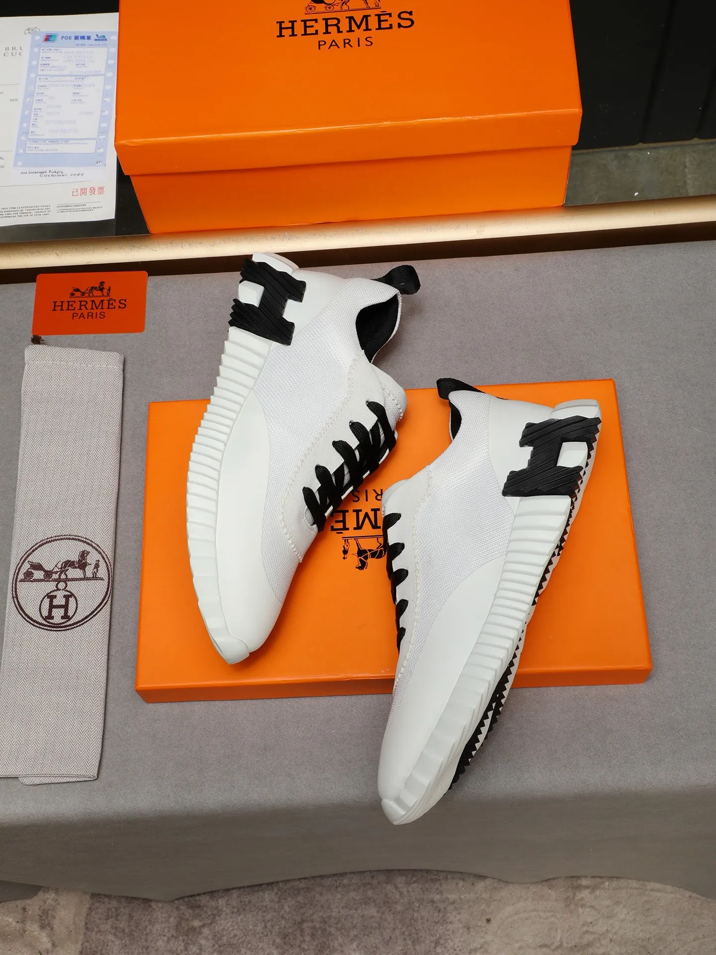 Men's shoes 💰460 [Hermes] fe new arrival~ New Bouncing sneakers Hermès are the most comfortable shoes, no one else⃣️, they are very light on the feet and look great, you will not feel tired when you go shopping and running around 👍 Very light and comfortable, extremely light, suitable for both sports and leisure, and feel great when you step on them! It’s up to you to choose, there’s always what you want~ ✔️Fabric: First layer frosted➕Imported glue➕Breathable mesh ✔️Inner lining: Imported mesh ✔️Outsole: Original outsole ✔️Size: Men’s 38-44 (45 custom-made)